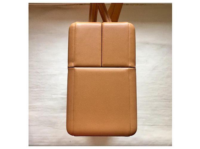 Bolsa retangular Loewe Madrid em couro bege - vista 4