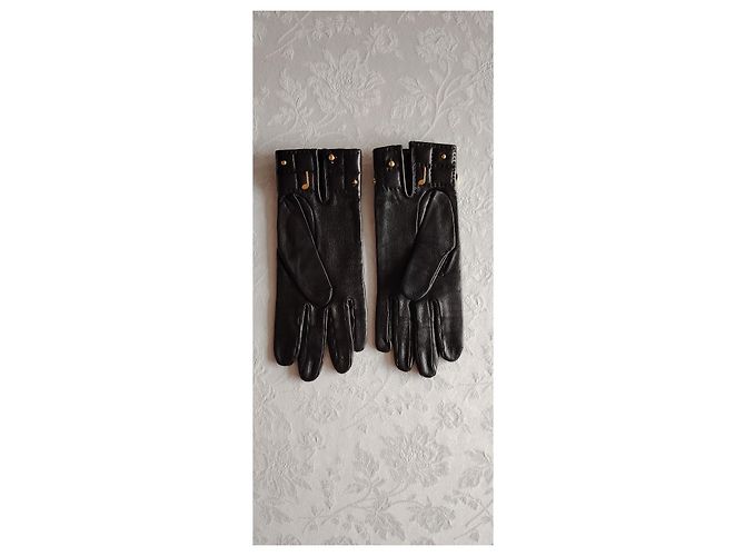HERMÈS GLOVES WITH 'H' – PATCH AND STUDS. Black - view 3