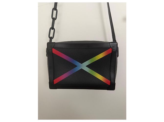 Borsa a mano Louis Vuitton Soft Trunk in pelle nera Nero - vista 2