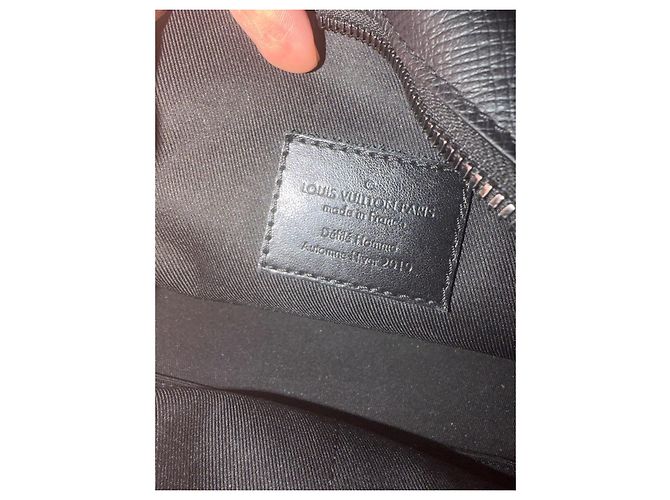 Borsa a mano Louis Vuitton Soft Trunk in pelle nera Nero - vista 6