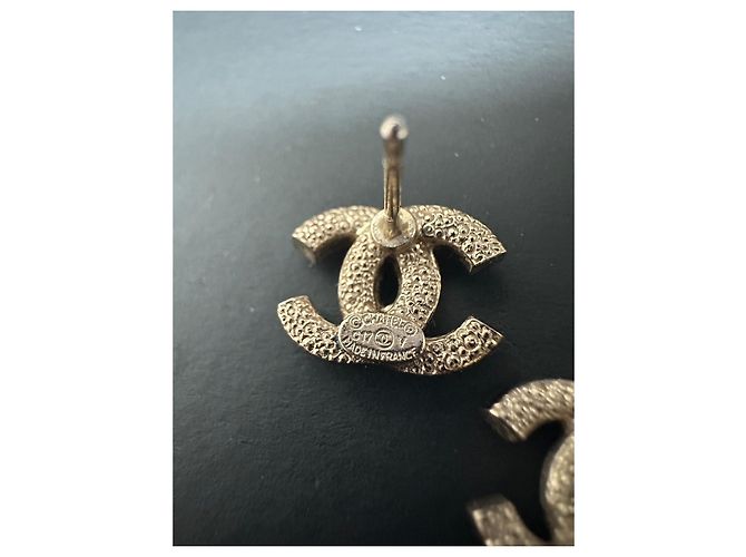 Coco Crush Chanel CC Dourado - vista 4
