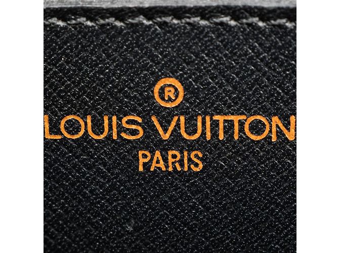 Borsa a Spalla Saint-Cloud in Pelle Epi Louis Vuitton Nero - vista 9