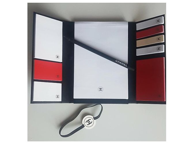 Bloc notes Chanel avec crayon Noir Blanc - vue 2