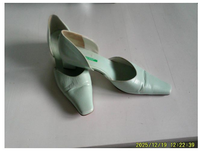 Autre Marque Moda di Fausto Pumps aus Leder Hell Türkis Hellgrün - Ansicht 4