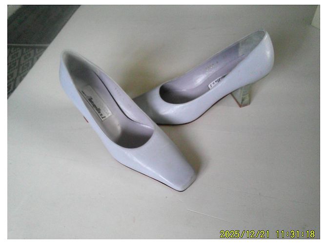 Autre Marque Carmen Poveda Pumps Hellblaues Leder 37 FR - Ansicht 4