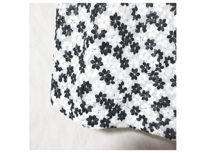 Autre Marque Falda Flare Rene Flor Bordada Negro Blanco - vista 3