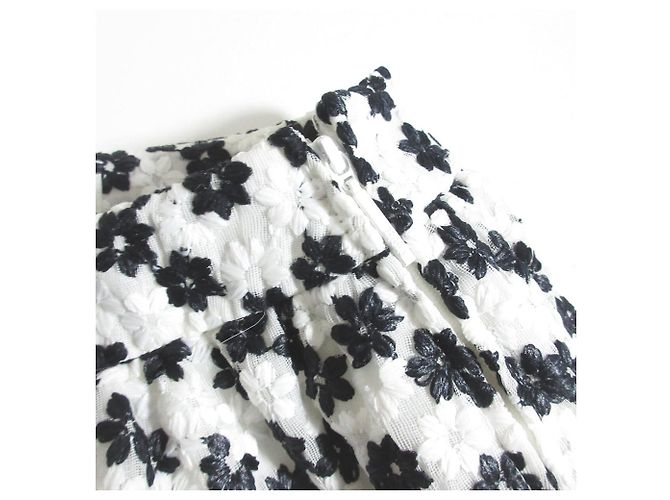 Autre Marque Falda Flare Rene Flor Bordada Negro Blanco - vista 4