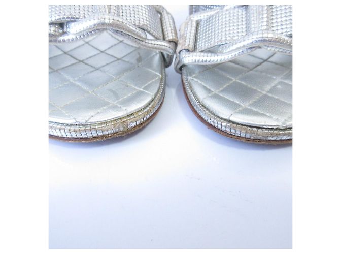 Timeless Chanel Metallic Leder Chunky Heel Slingback Sandalen Silber - Ansicht 11