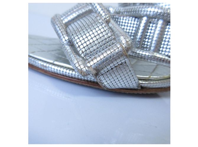 Timeless Chanel Metallic Leder Chunky Heel Slingback Sandalen Silber - Ansicht 16