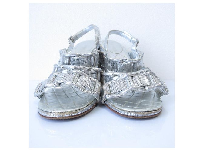 Timeless Chanel Metallic Leder Chunky Heel Slingback Sandalen Silber - Ansicht 3