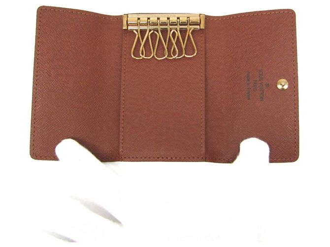 Llave de Monograma Louis Vuitton Castaño - vista 3