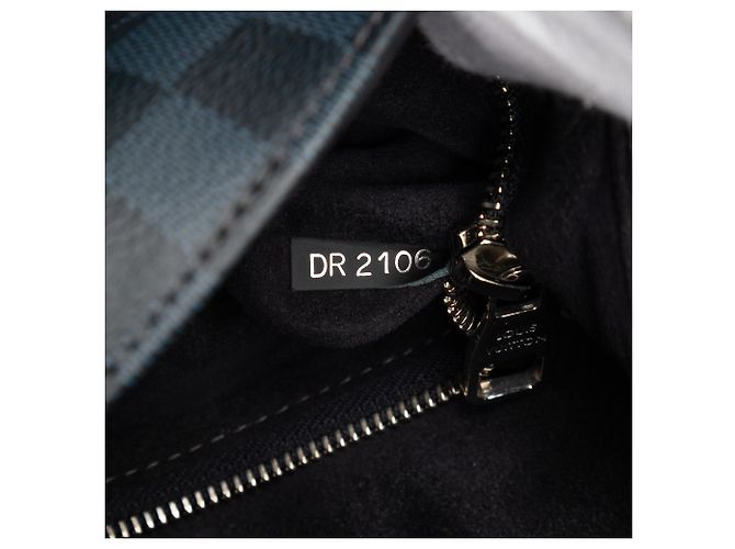 Mensageiro PM Newport Damier Cobalt Preto Louis Vuitton - vista 5