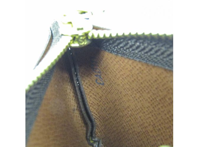 Llave Monograma Louis Vuitton M62650 Castaño - vista 10