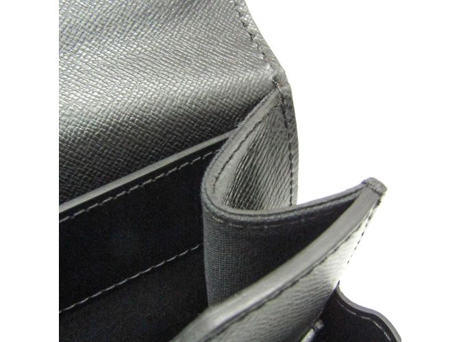 Briefcase Robusto in Taiga di Louis Vuitton Nero Grigio - vista 10