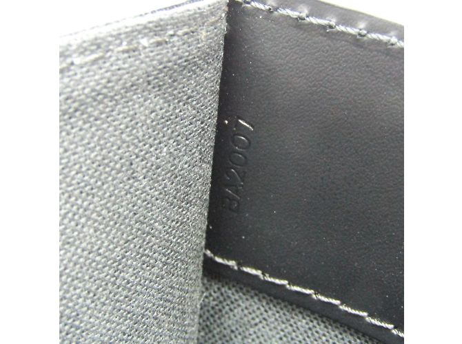 Briefcase Robusto in Taiga di Louis Vuitton Nero Grigio - vista 13