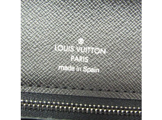Pochette da uomo Louis Vuitton Taiga Selenga Grigio - vista 13