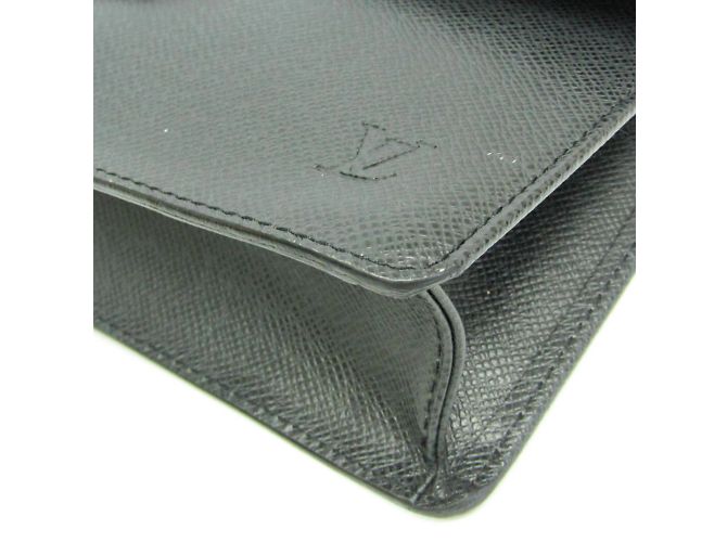 Pochette da uomo Louis Vuitton Taiga Selenga Grigio - vista 5