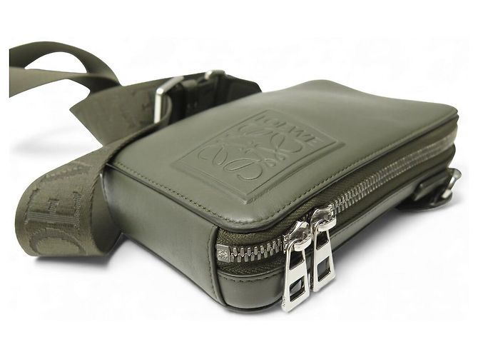 BORSA A TRACOLLA VERTICALE LOEWE IN PELLE KHAKI CON TASCA BANDOULIERE Cachi - vista 5