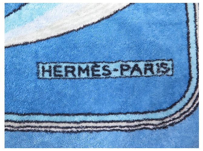 Hermès SERVIETTE DE PLAGE HERMES LES BALEINES GM TAPIS DE BAIN BLEU WHALE TOWEL - vue 4