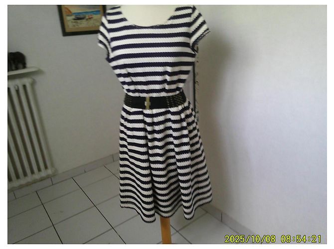 Abito a ruota Steffen Schraut blu navy e bianco cotone - vista 4