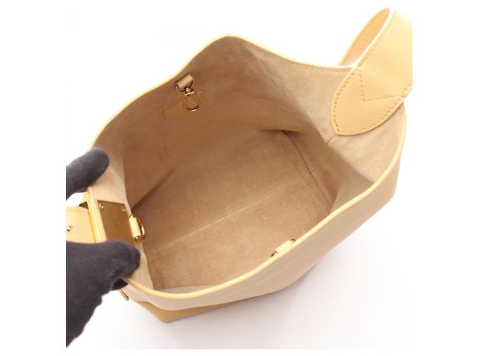 Borsa a Spalla Lowkey Hobo PM Louis Vuitton Beige - vista 3