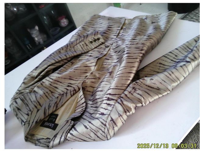 Laurèl Seidenjacke lang Beige Zebra Muster - Ansicht 10