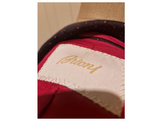 Tailleur de Saia Brioni em Lã Cinza Escuro com Poás Rosa - vista 4