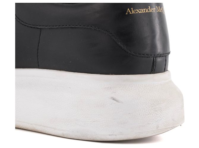 ALEXANDER MCQUEEN - Oversized Sneakers Alexander McQueen aus schwarzem Leder (Größe 37.5) - Ansicht 5