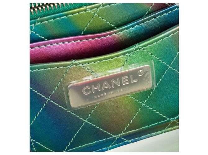 CHANEL - Bolsa de ombro Vanity Rainbow Chanel em PVC e couro iridescente edição limitada Multicor - vista 7
