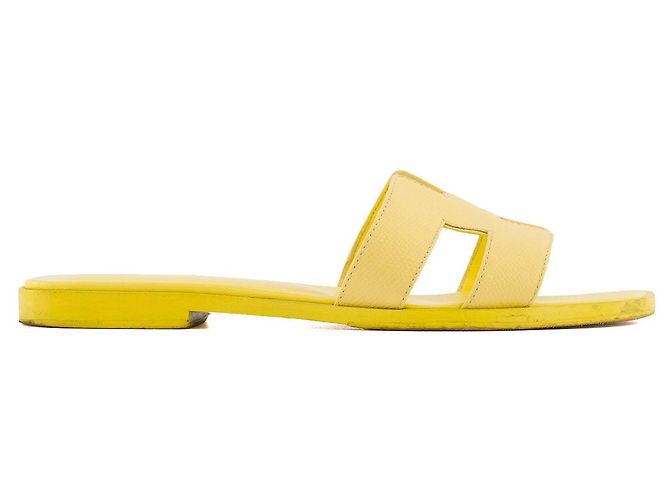 HERMÈS - Sandali Oran Hermès in pelle granulata gialla (T37) Giallo - vista 2