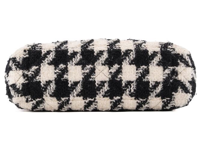 CHANEL - Bolso de hombro 19 Chanel en tweed negro y blanco - vista 4