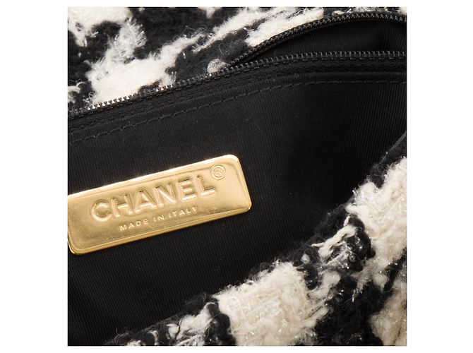 CHANEL - Bolso de hombro 19 Chanel en tweed negro y blanco - vista 6