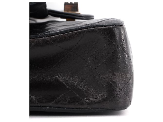 CHANEL - 2.55 Chanel Umhängetasche aus glattem marineblauem und braunem Leder - Ansicht 6