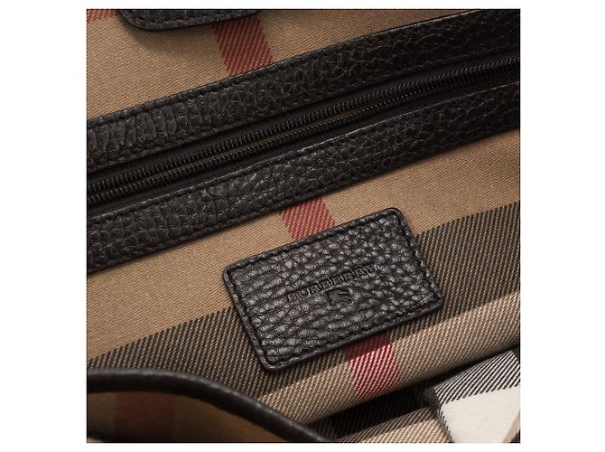BURBERRY - Borsa a mano Burberry in pelle nera granulata Nero - vista 8