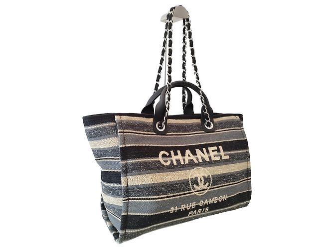 Borsa Tote Chanel Deauville in tela a righe blu navy e beige - vista 2
