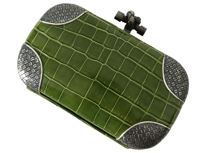 Pochette Bottega Veneta Knot in Coccodrillo Verde con Chiusure e Angoli in Argento Vera - vista 3