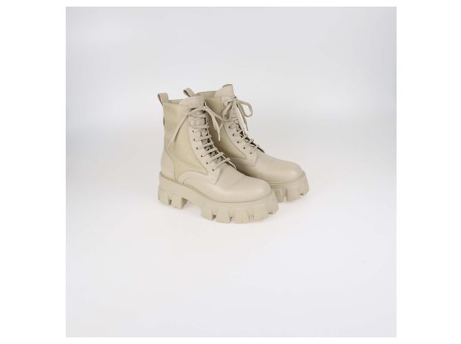 Botas de combate Monolith em couro e nylon bege da Prada - vista 2