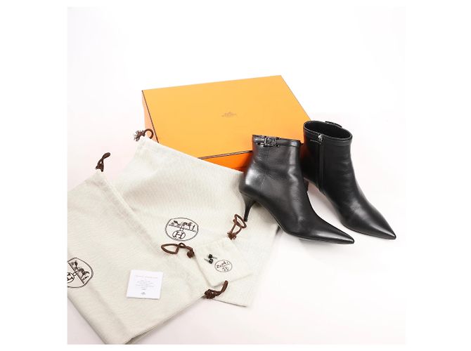 Schwarze Leder-Stiefeletten von Hermès, Größe 38,5 EU - Ansicht 12