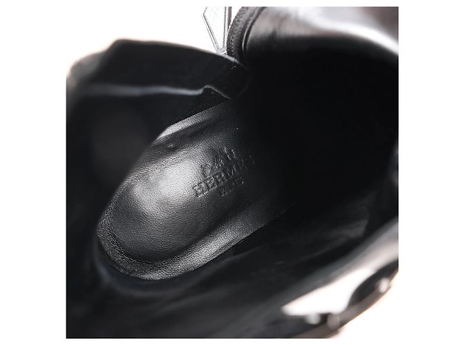 Schwarze Leder-Stiefeletten von Hermès, Größe 38,5 EU - Ansicht 15