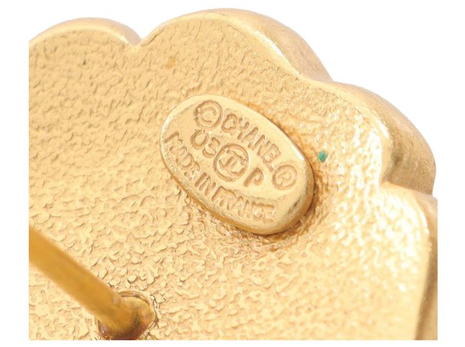 Orecchini a perno Chanel in smalto verde Camelia CC Verde oliva - vista 5