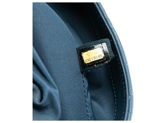Chanel Blau Kleine Gequiltete Caviar Tasche mit Lappen für Freizeit - Ansicht 6