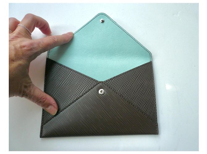 LOUIS VUITTON Pochette in pelle Epi MARRONE NUOVA - vista 5
