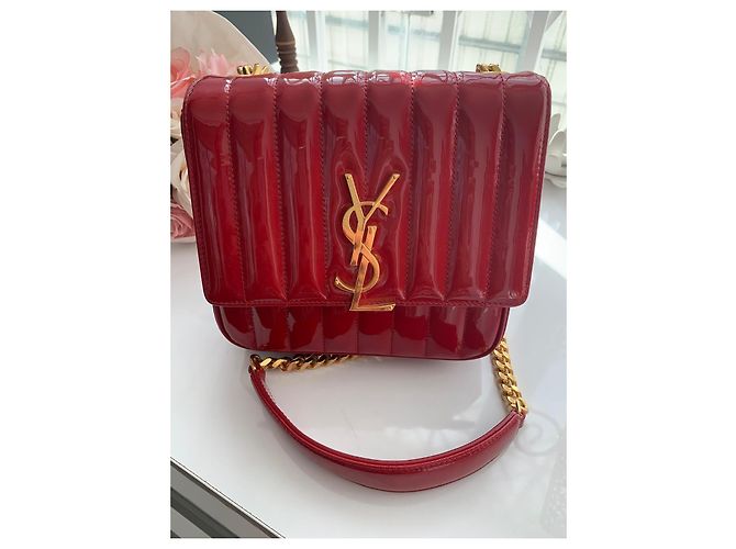 Yves Saint Laurent Vicky Pochette in Vernice Rossa Rosso - vista 10