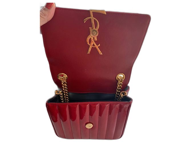 Yves Saint Laurent Vicky Pochette in Vernice Rossa Rosso - vista 2