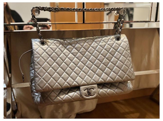 Borsa Chanel Classic XXL Airlines Pelle Caviar Argento - vista 2