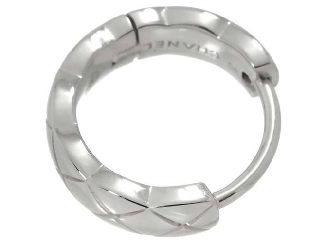 Orecchino a cerchio Chanel Coco Crush in oro bianco 18K - vista 3