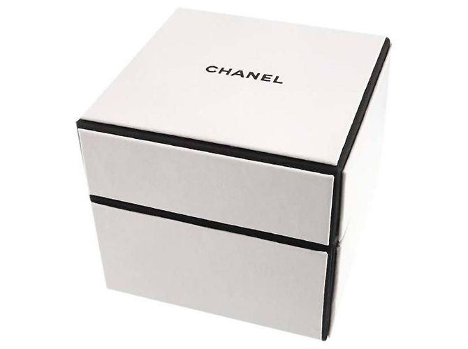 Orecchino a cerchio Chanel Coco Crush in oro bianco 18K - vista 9