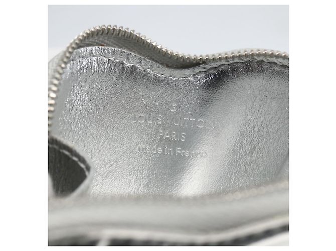 Monedero en forma de corazón Louis Vuitton Monogram Miroir PVC Plata - vista 6