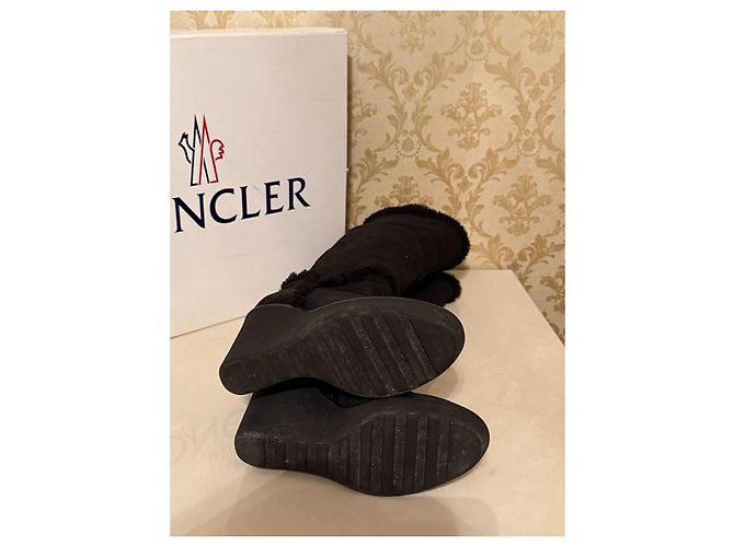 Moncler Black Suede Winter Boots Lambskin Lining - view 11