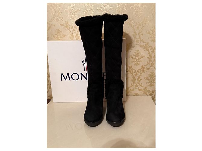 Moncler Black Suede Winter Boots Lambskin Lining - view 13